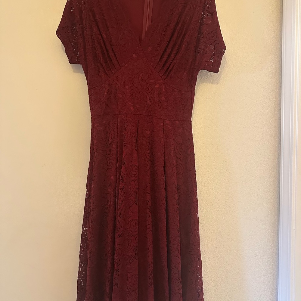 Amazon Essentials Burgundy Lace V-Neck Midi Dress